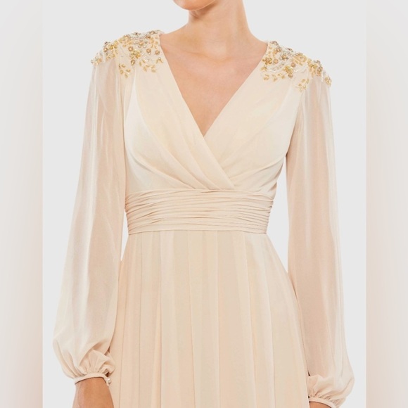 IEENA FOR MAC DUGGAL 55694 NWT
Embellished Shoulder Blouson Sleeve Evening Gown - Picture 2 of 13